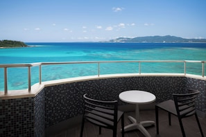 Terrace/patio - Courtyard by Marriott Okinawa Resort (Nago)