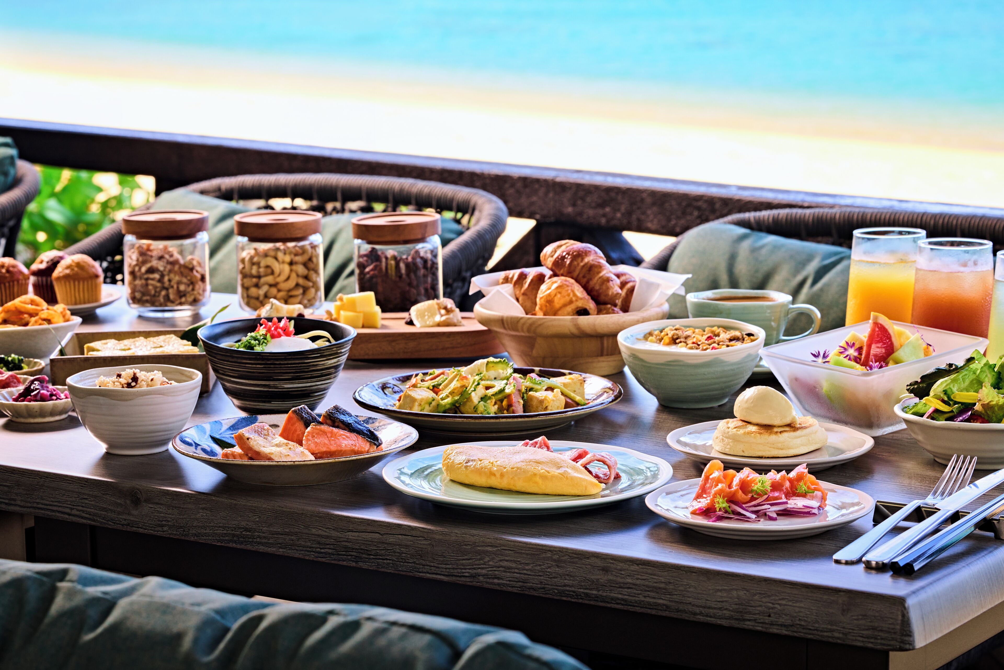 Daily buffet breakfast for a fee