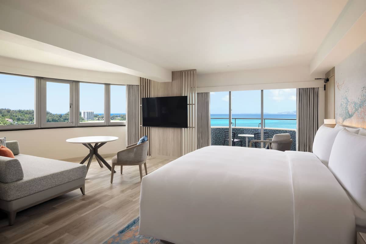 Suite | In-room safe, desk, soundproofing, WiFi (free)