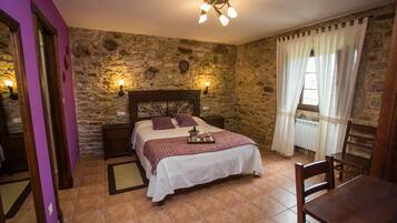 Desk, cribs/infant beds, free WiFi, bed sheets