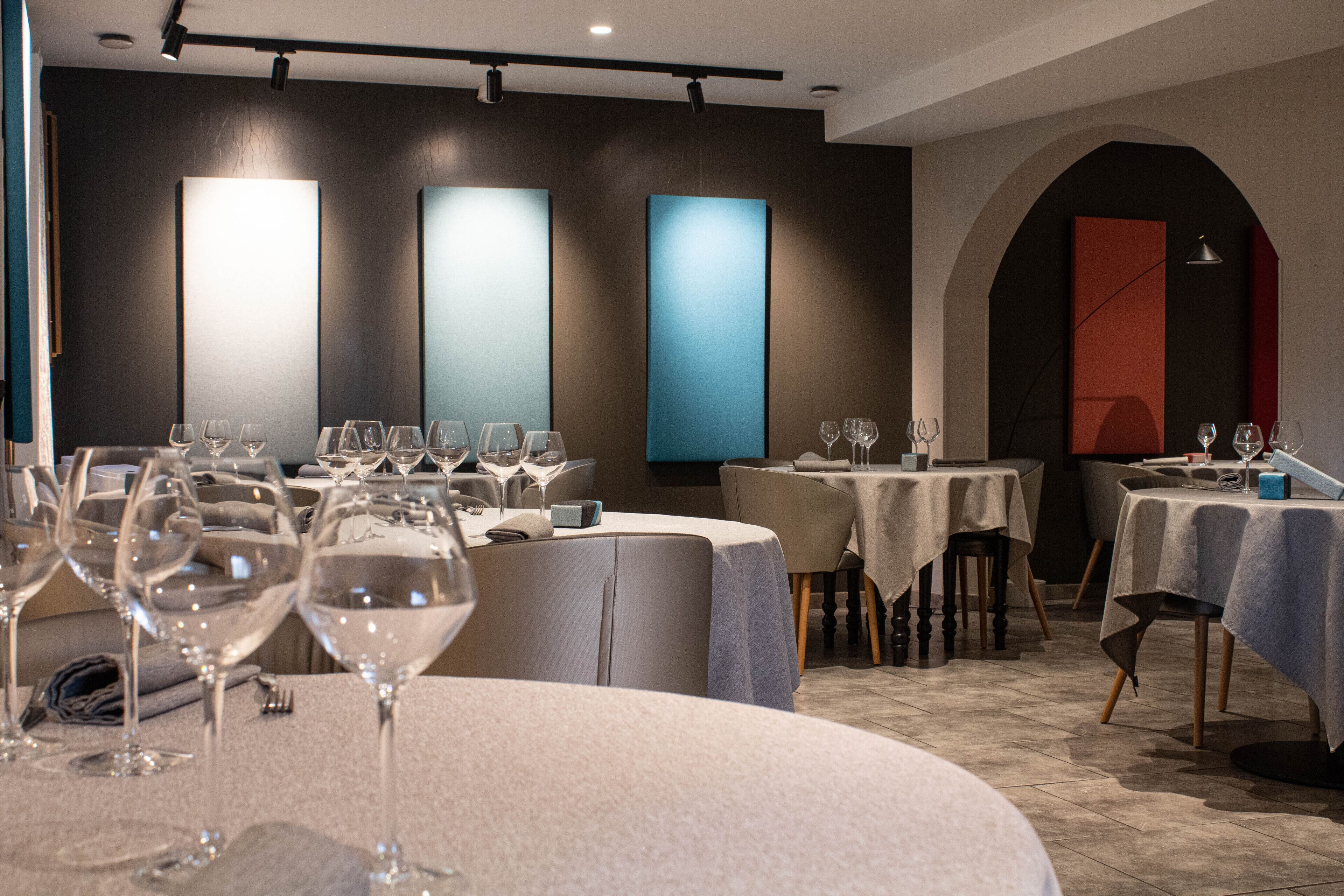 breakfast, lunch, dinner served; french cuisine