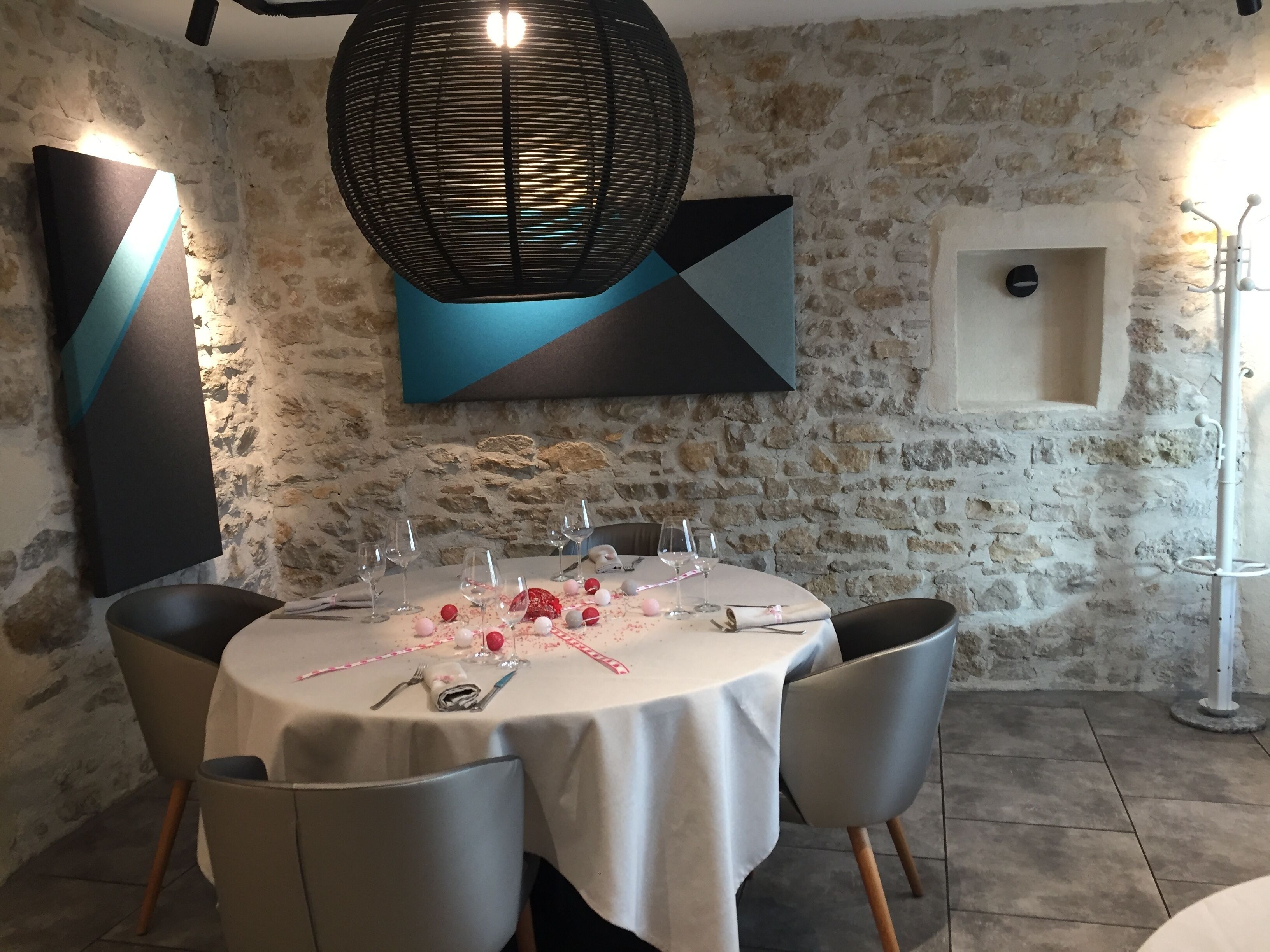 breakfast, lunch, dinner served; french cuisine