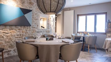 Breakfast, lunch, dinner served; French cuisine