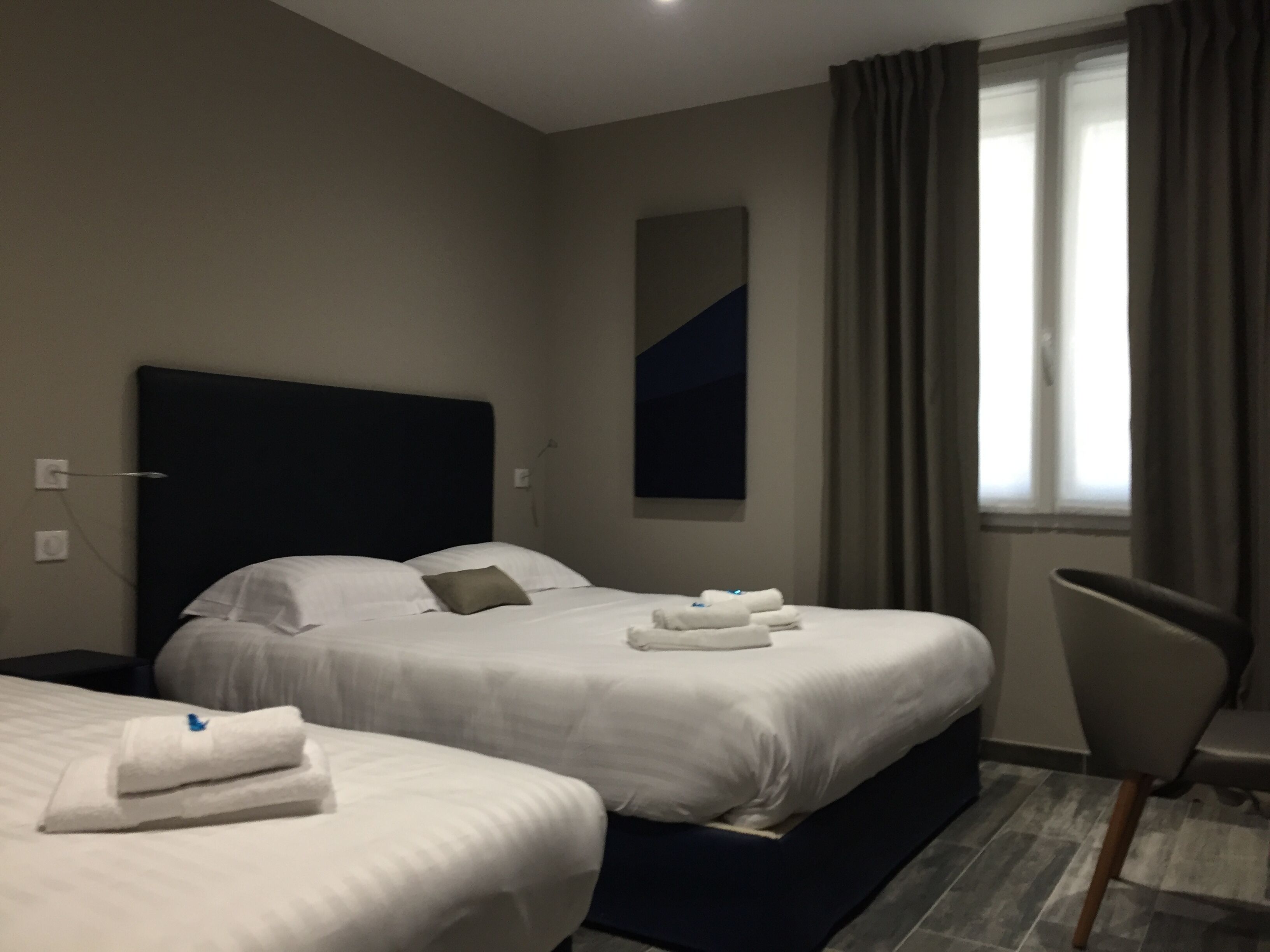 chambre family premium air conditioning | premium bedding, minibar, individually decorated, individually furnished