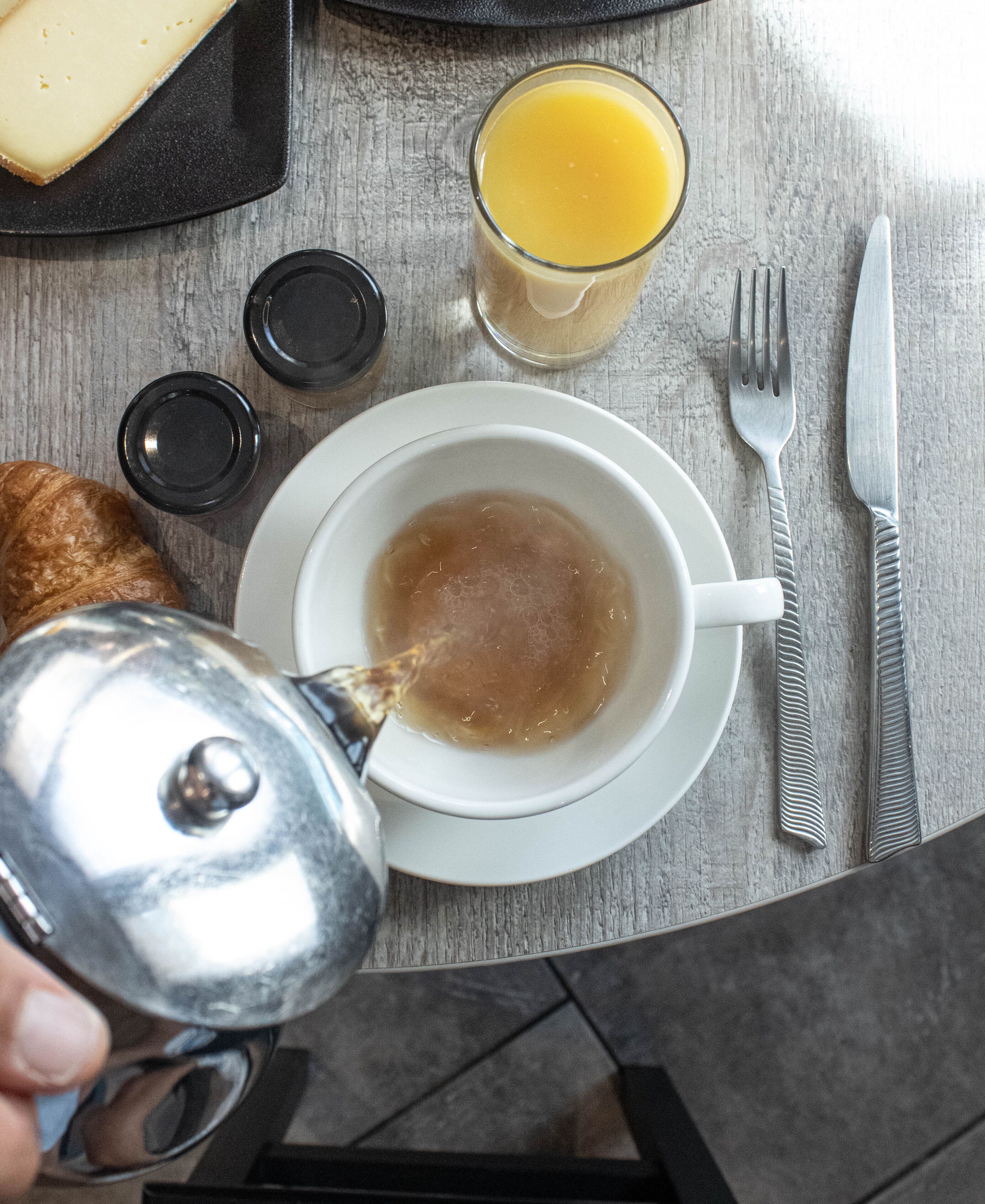 daily cooked-to-order breakfast (eur 14 per person)