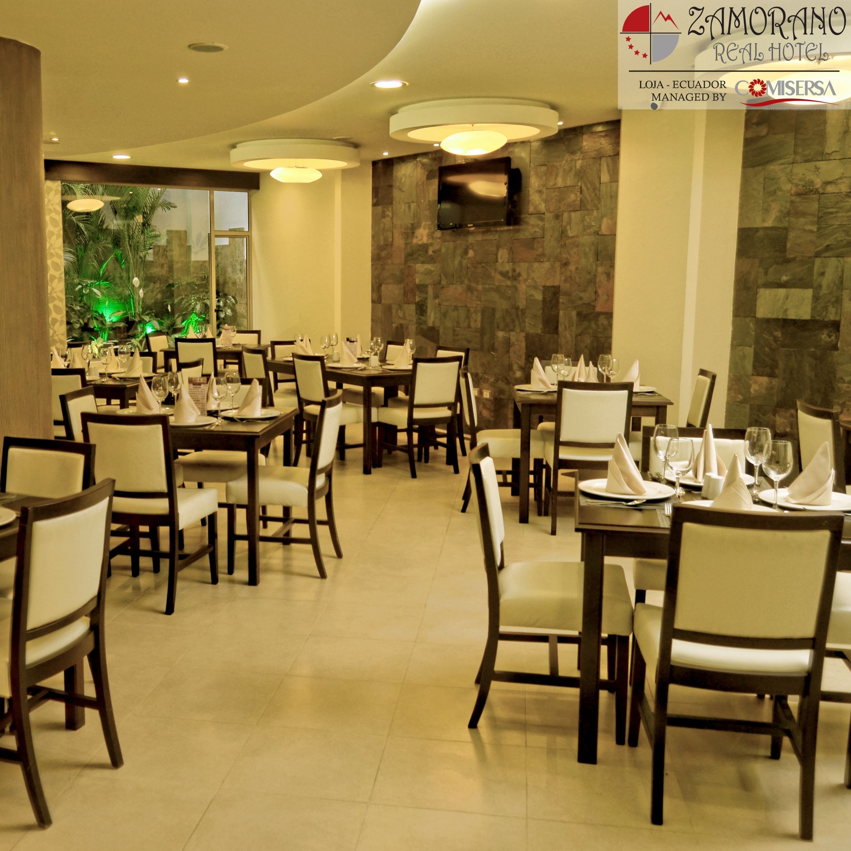 Lunch and dinner served, international cuisine