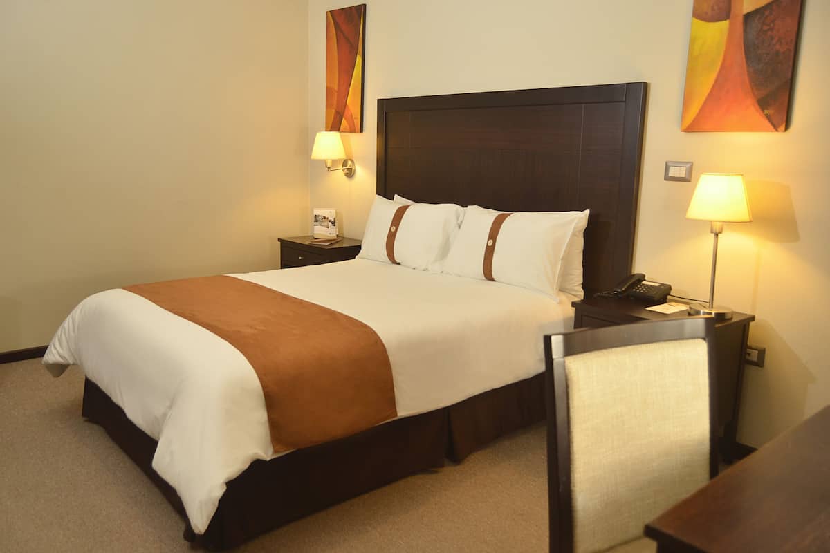 Single Room | Premium bedding, in-room safe, desk, blackout drapes