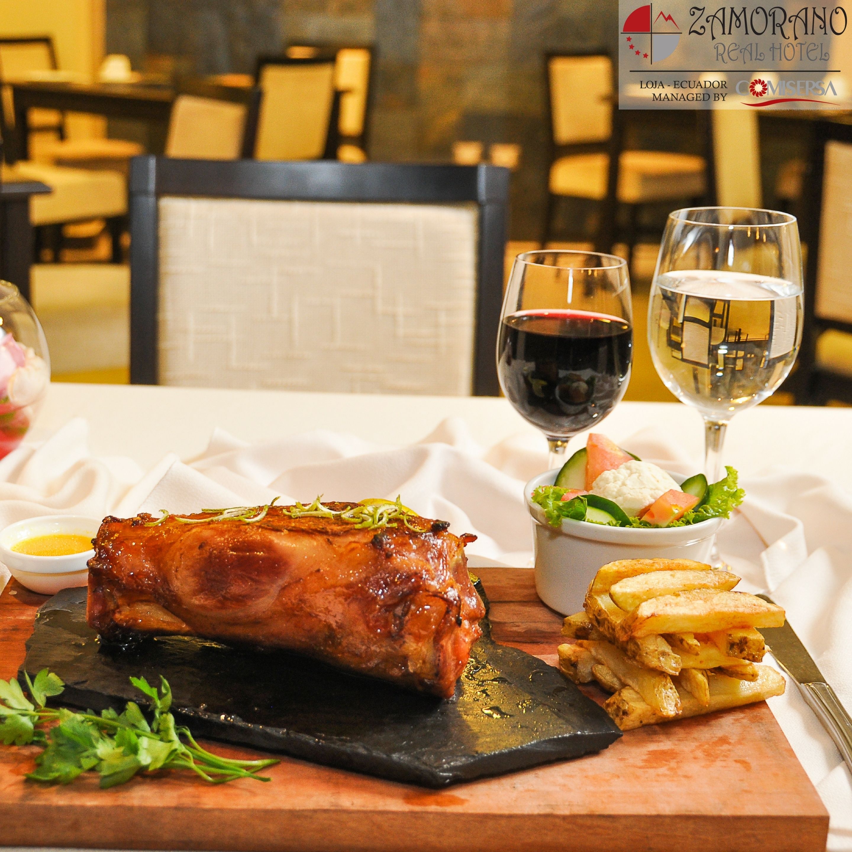 lunch and dinner served, international cuisine