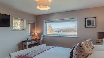Lodge Sea View Double | Premium bedding, in-room safe, individually decorated