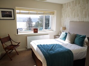 Sengetøy av topp kvalitet, safe på rommet og individuelt dekorert