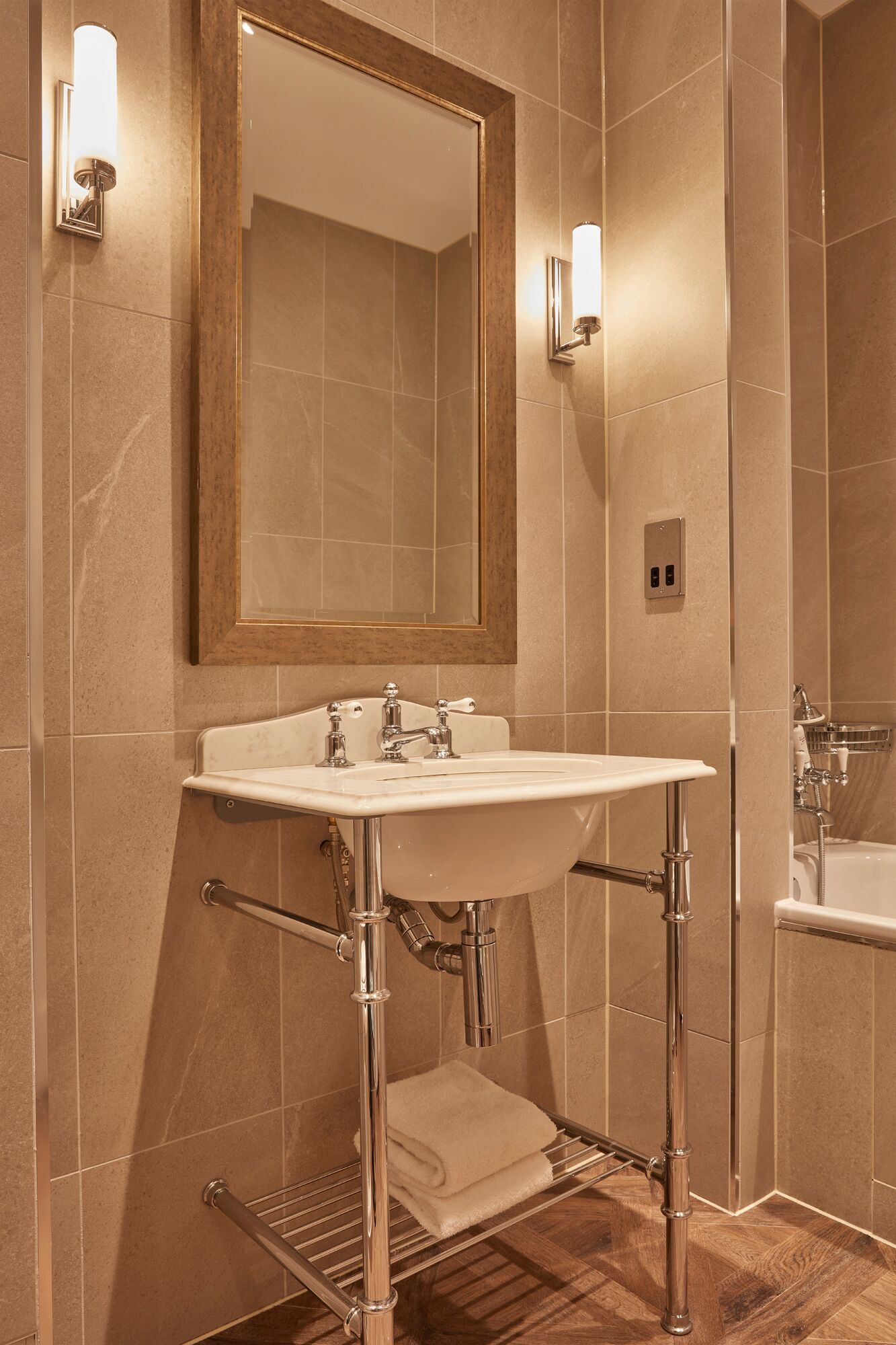 superior double with feature | bathroom | free toiletries, hair dryer, towels