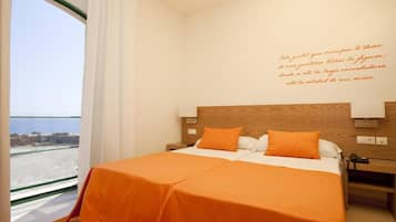 ميني بار وخزنة داخل الغرفة وواي فاي مجانًا