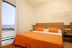 Minibar, caja fuerte, wifi gratis