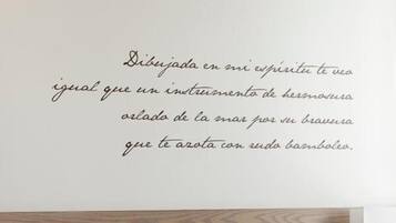 Minibar, safe på rommet og wi-fi (inkludert)