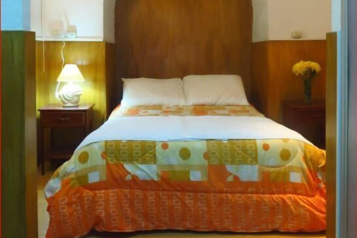 Habitación Deluxe doble, 1 cama doble, bañera de hidromasaje | Wifi gratis