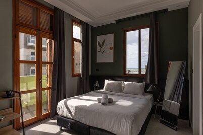 Residence Suites Hotel