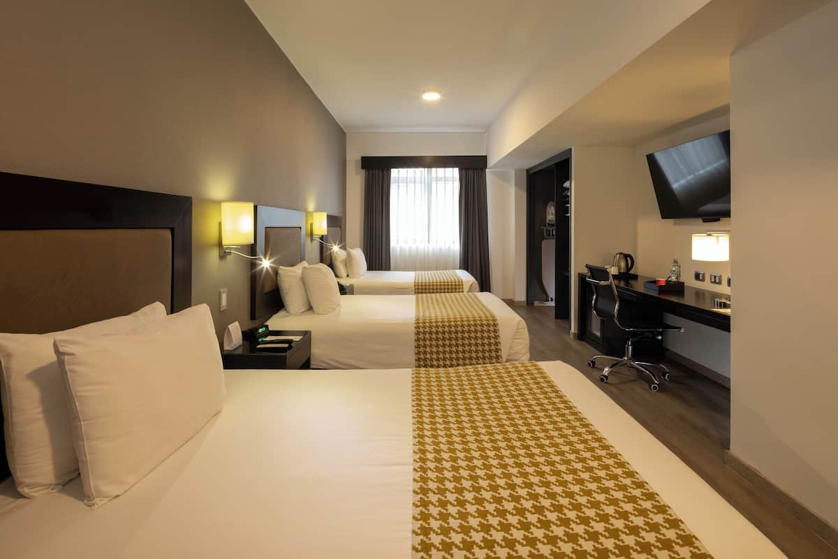 standard room (triple) | premium bedding, minibar, in-room safe, desk