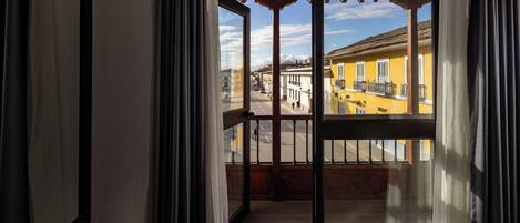 Svit Premium | Sängtillbehör av högsta kvalitet och minibar