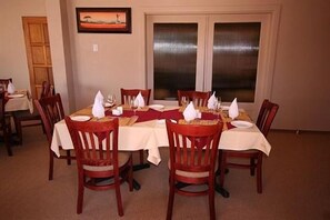 Breakfast and dinner served - Goibib Mountain Lodge (Grunau)
