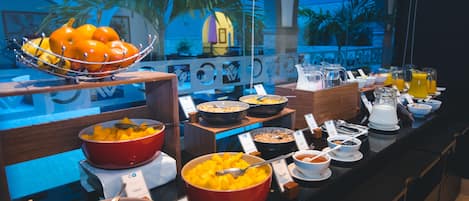 Free daily buffet breakfast
