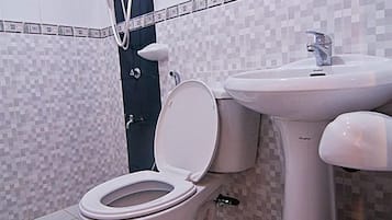 Doccia, bidet, asciugamani