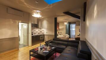 Een 81-cm lcd-televisie met satellietzenders en televisie