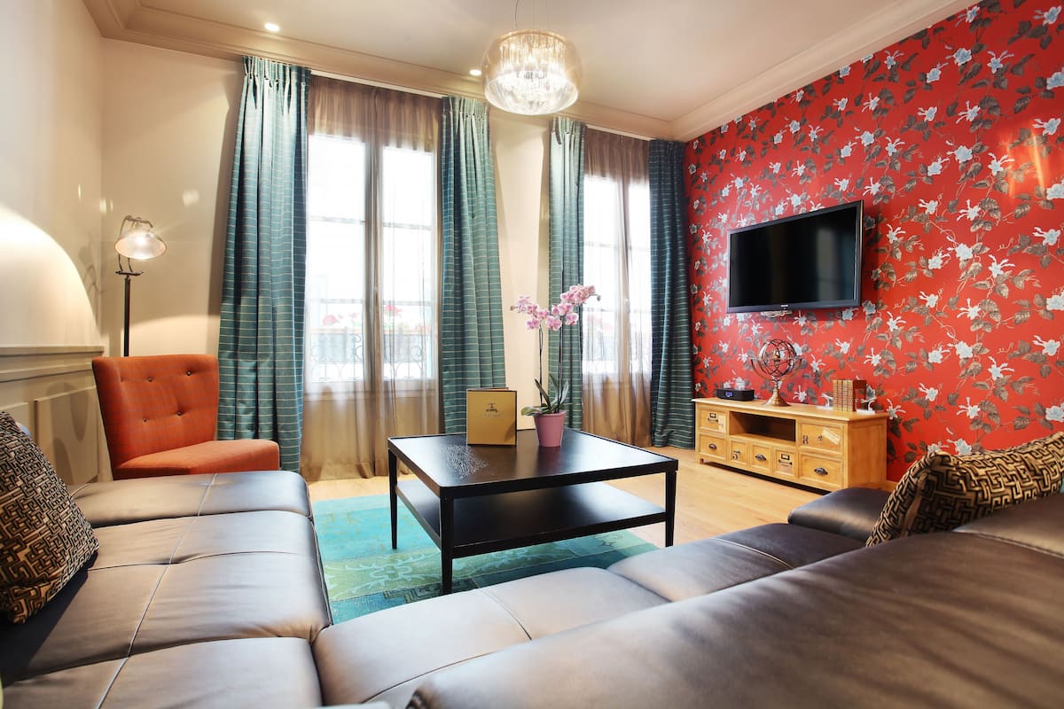 Executive Suite | Premium bedding, in-room safe, desk, blackout curtains