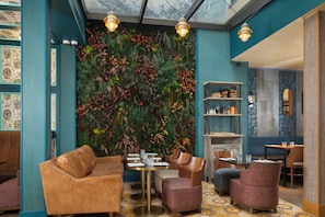 Interior - Le Robinet d'Or (Paris)