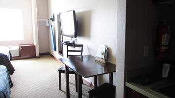 1 bedroom, premium bedding, pillowtop beds, desk