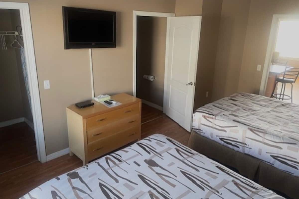 Studio Suite | 1 bedroom, premium bedding, pillow-top beds, desk