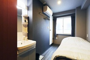 Iron/ironing board, free WiFi