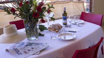 Appartement Standard, 1 lit double et 1 canapé-lit, coin cuisine, vue ville | Balcon