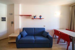 27-inch flat-screen TV with digital channels, TV - Mediterraneo RTA (Grosseto)