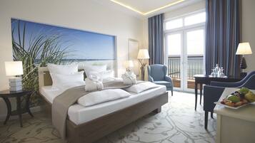 Deluxe Double Room, Balcony, Sea View | Hypo-allergenic bedding, in-room safe, blackout drapes, free WiFi