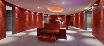 Couples treatment rooms, sauna, steam room, body treatments