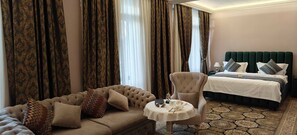 Exclusive Studio Suite | Minibar, in-room safe, desk, soundproofing - Savoy Hotel (Chisinau)