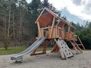 Children’s play area – outdoor - Hotel Mukran (Sassnitz)
