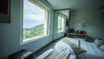 Chambre Triple Supérieure, vue mer | Literie de qualité supérieure, bureau, chambres insonorisées