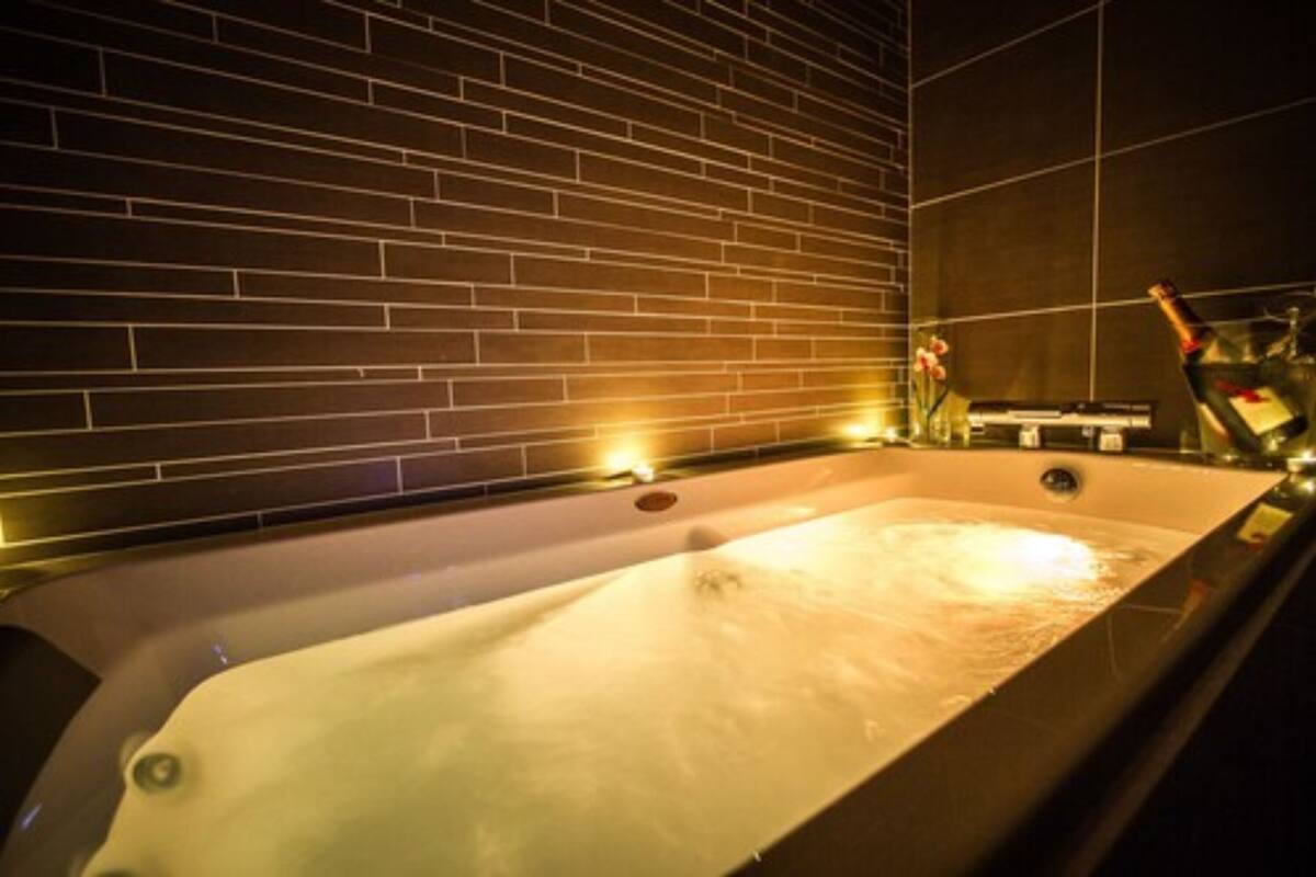 exclusive double room, jetted tub, sea view | jetted bathtub