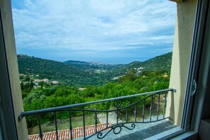 Habitación doble exclusiva, hidromasaje, vista al mar | Vista desde la habitación