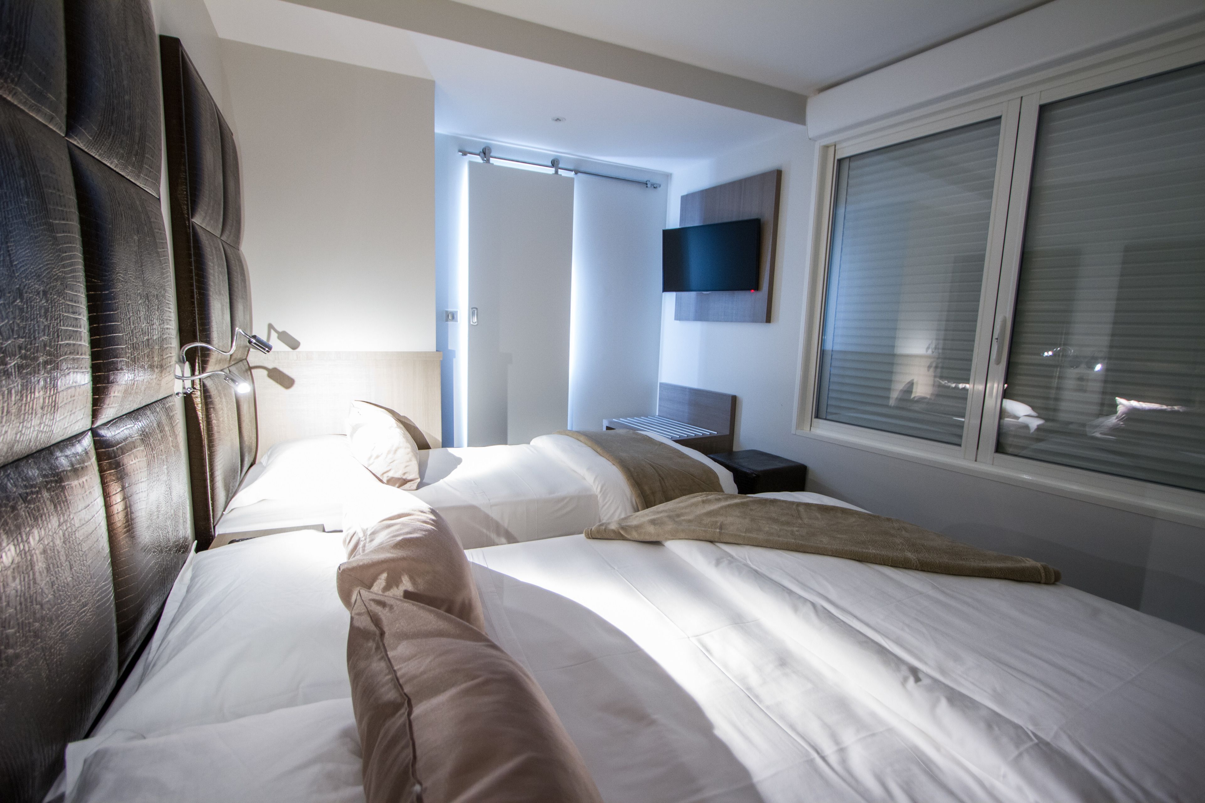 superior triple room, sea view | premium bedding, desk, soundproofing, iron/ironing board