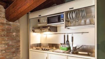 Fridge, microwave, coffee/tea maker