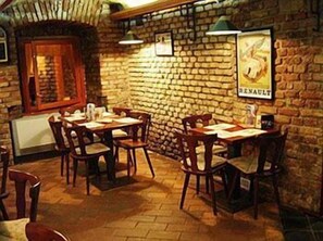 Breakfast, lunch and dinner served - Hotel Clochard (Chomutov)