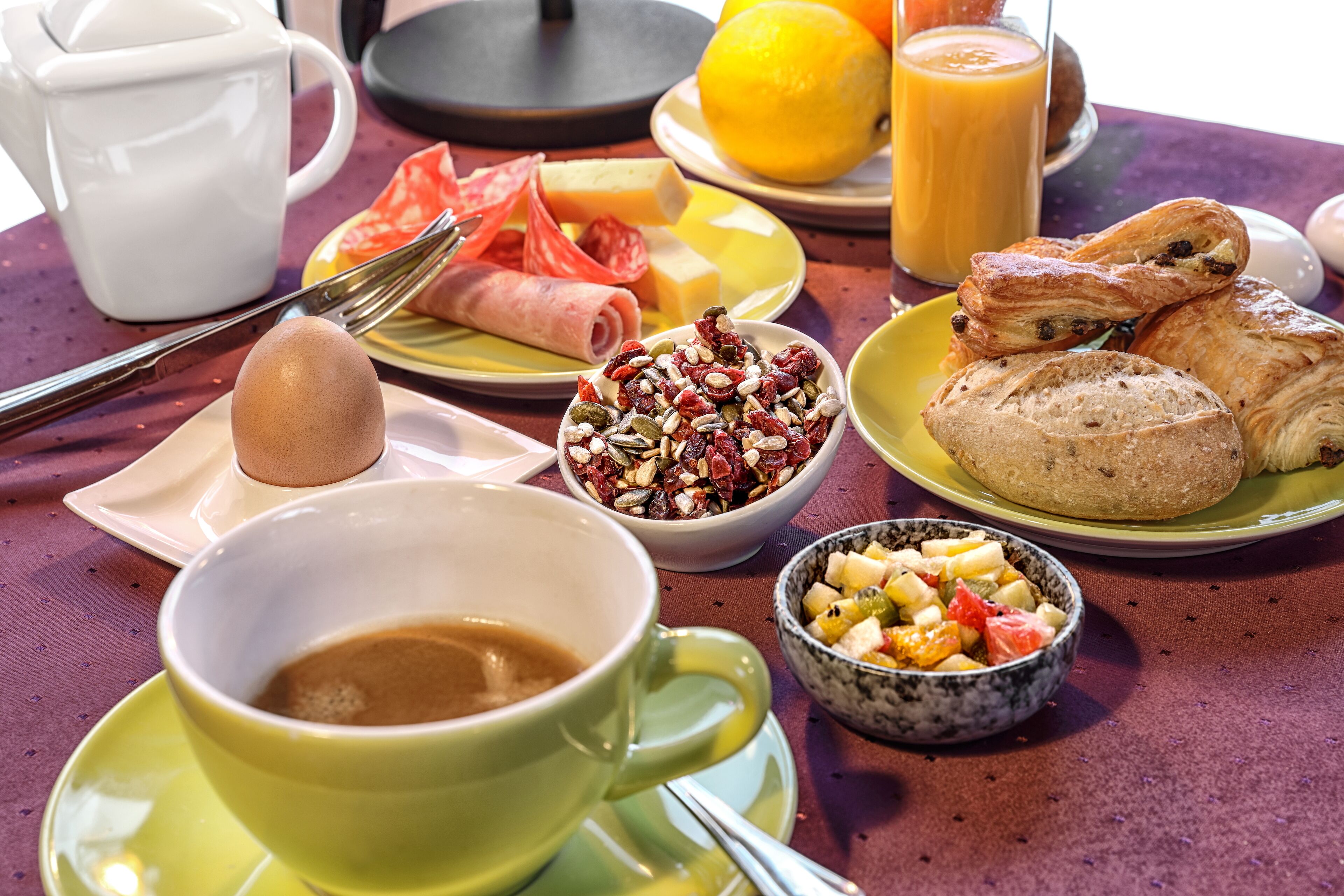 daily continental breakfast (eur 14.90 per person)