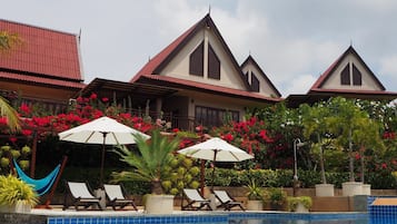 Outdoor pool, pool loungers