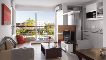 Minibar, caja de seguridad en la habitación y cortinas blackout