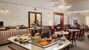 Free daily buffet breakfast  - Spa Hotel Savoy (Frantiskovy Lazne)