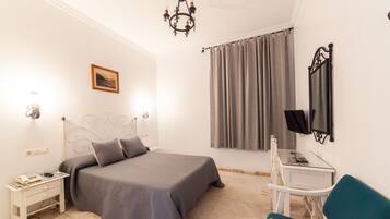 Standard Double Room, Private Bathroom | Desk, iron/ironing board, free WiFi, bed sheets