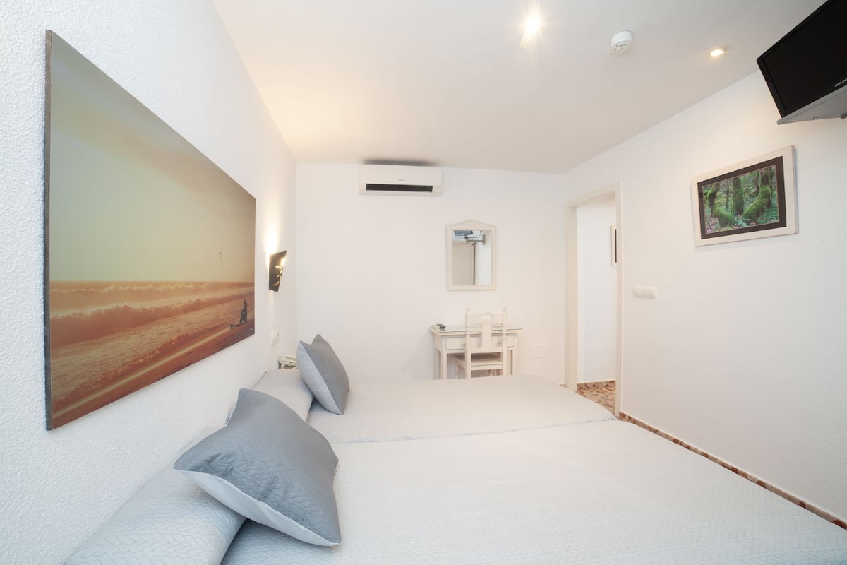 Habitacion 2 camas , o cama de matrimonio | Kameruitzicht