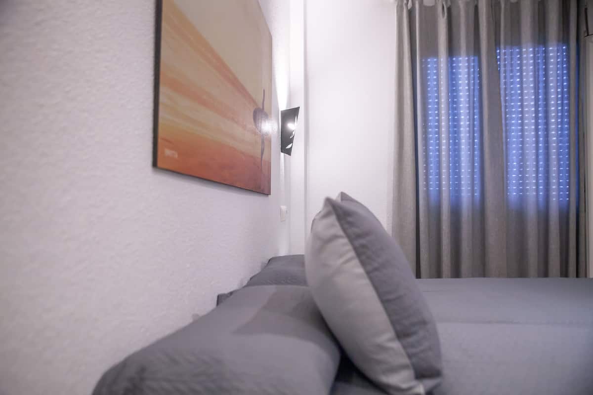 Double Room, Balcony | Desk, iron/ironing board, free WiFi, bed sheets